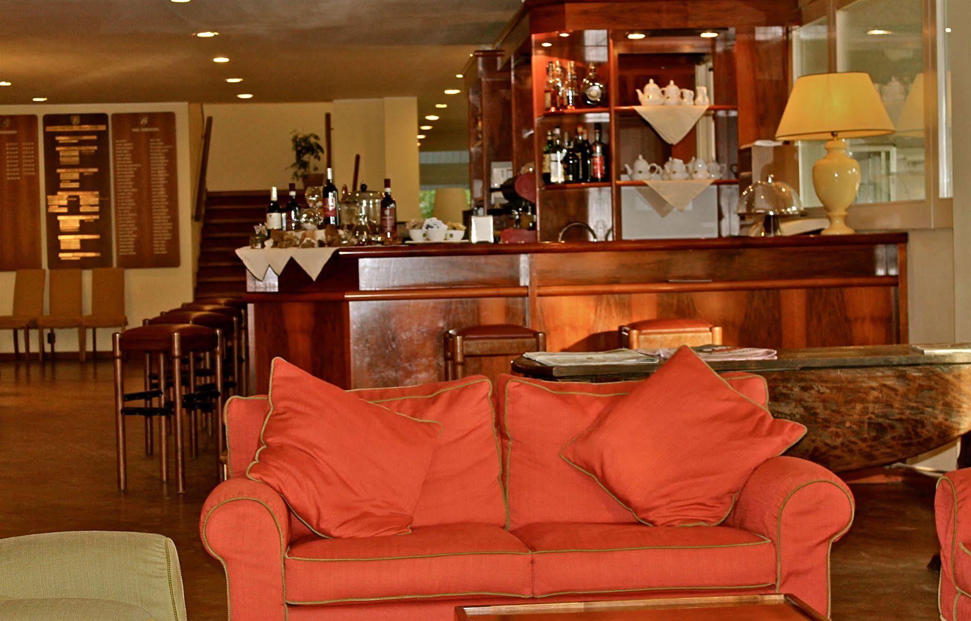 Golf Hotel La Pinetina Appiano Gentile Eksteriør bilde