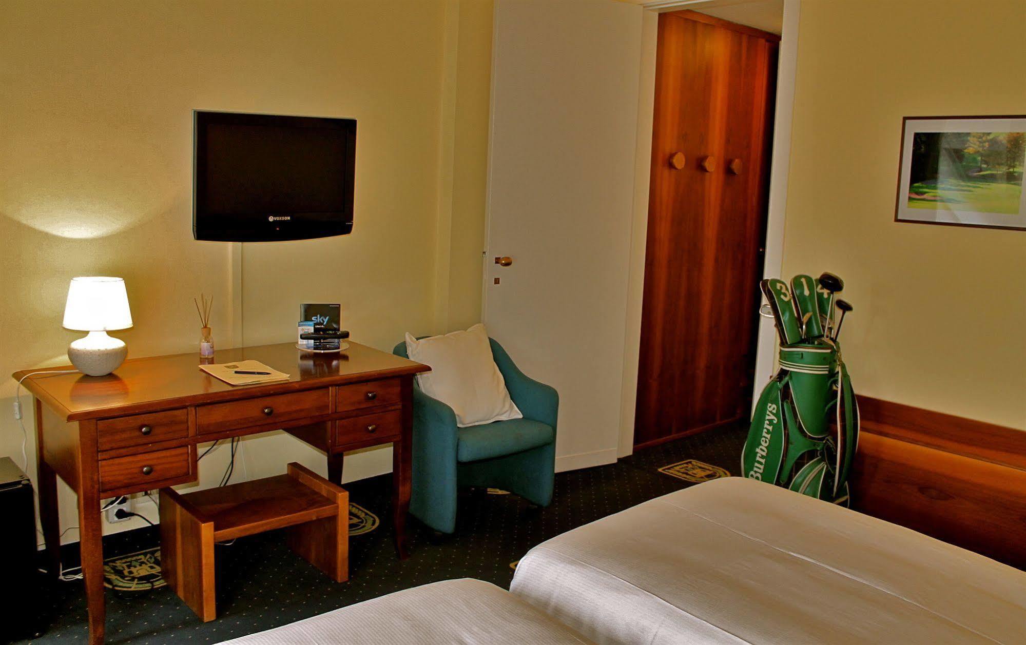 Golf Hotel La Pinetina Appiano Gentile Eksteriør bilde