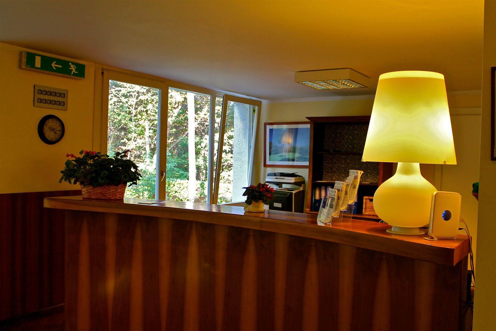 Golf Hotel La Pinetina Appiano Gentile Eksteriør bilde
